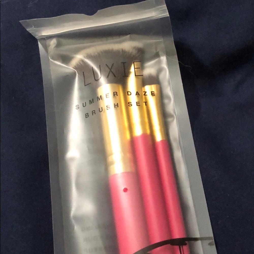 Luxie brush set summer daze